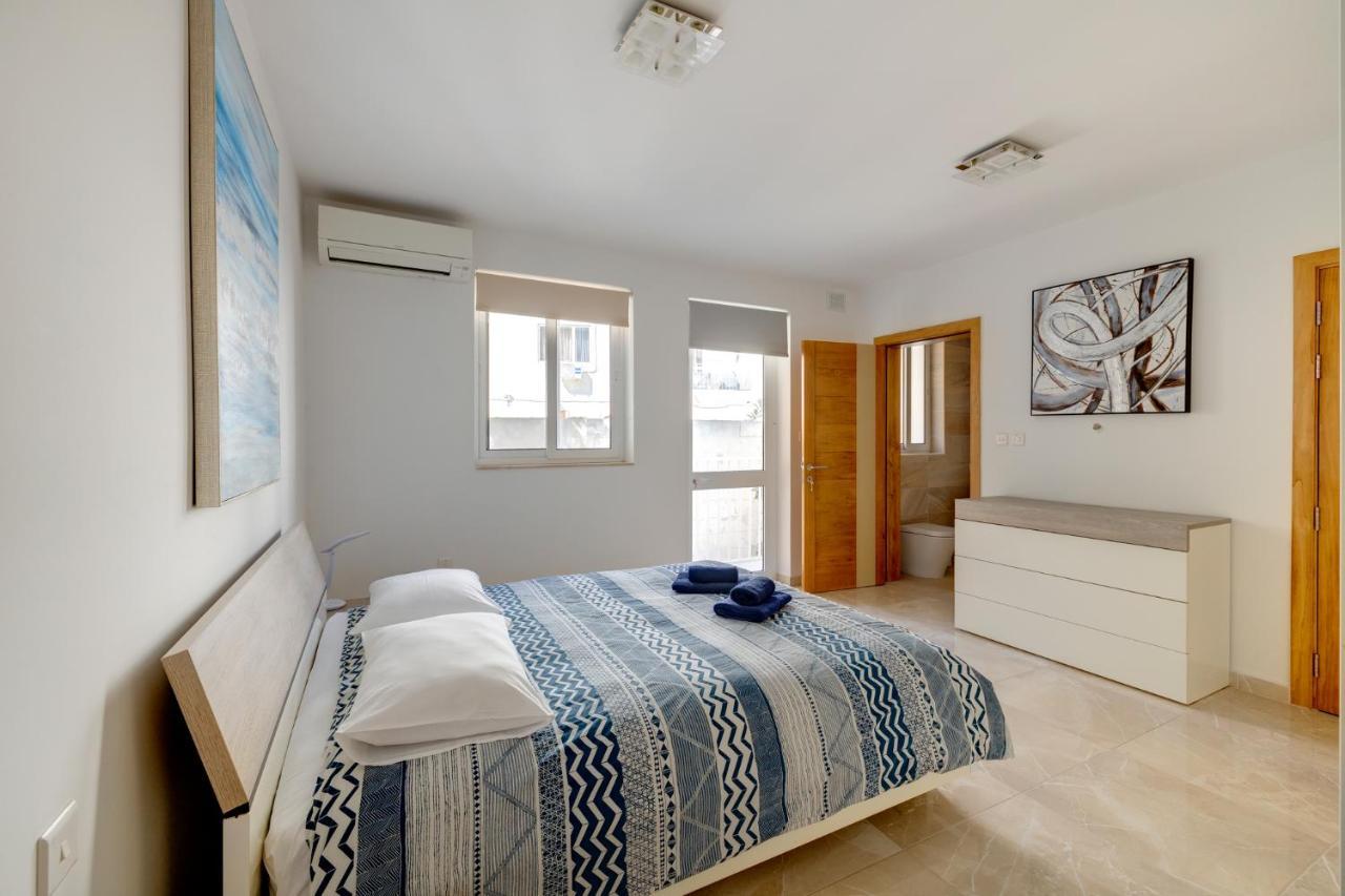 Marvellous 3Br Apartment In Central St Julians Сент Джулианс Экстерьер фото